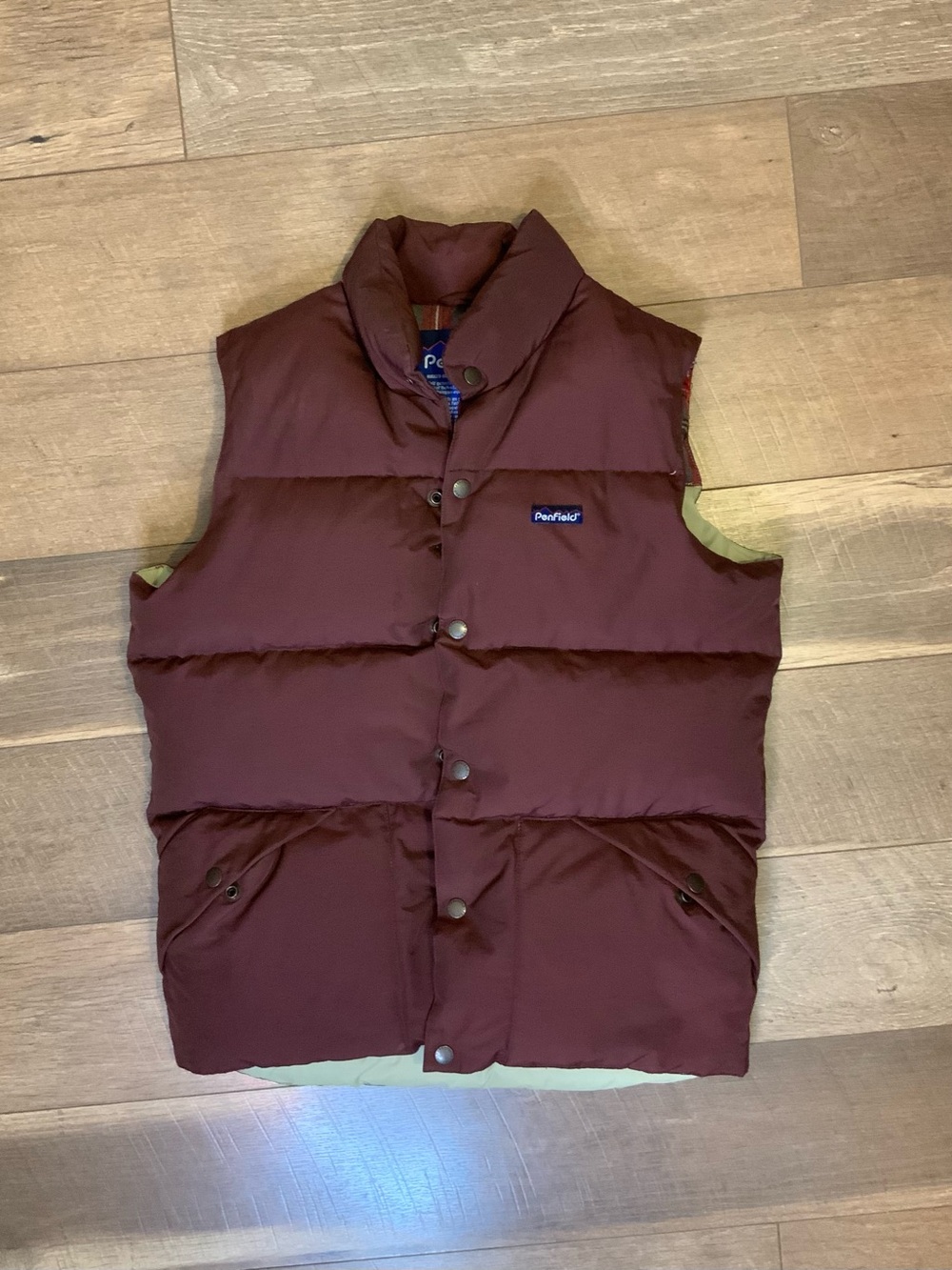 Penfield Mens Puffer Vest in Burgundy with Cream inner | Size Small